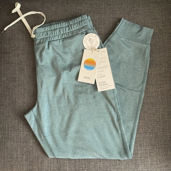 Vuori Women’s Performance Jogger Iron Heather - Picture 7 of 9